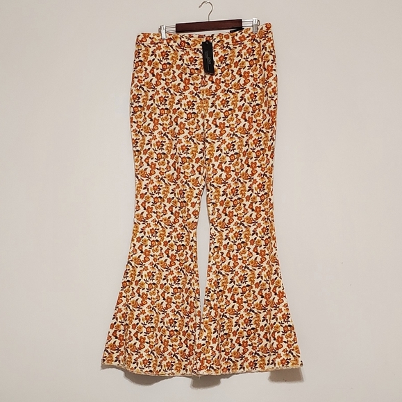 Versona Golden Flower Retro Pants - Picture 2 of 5